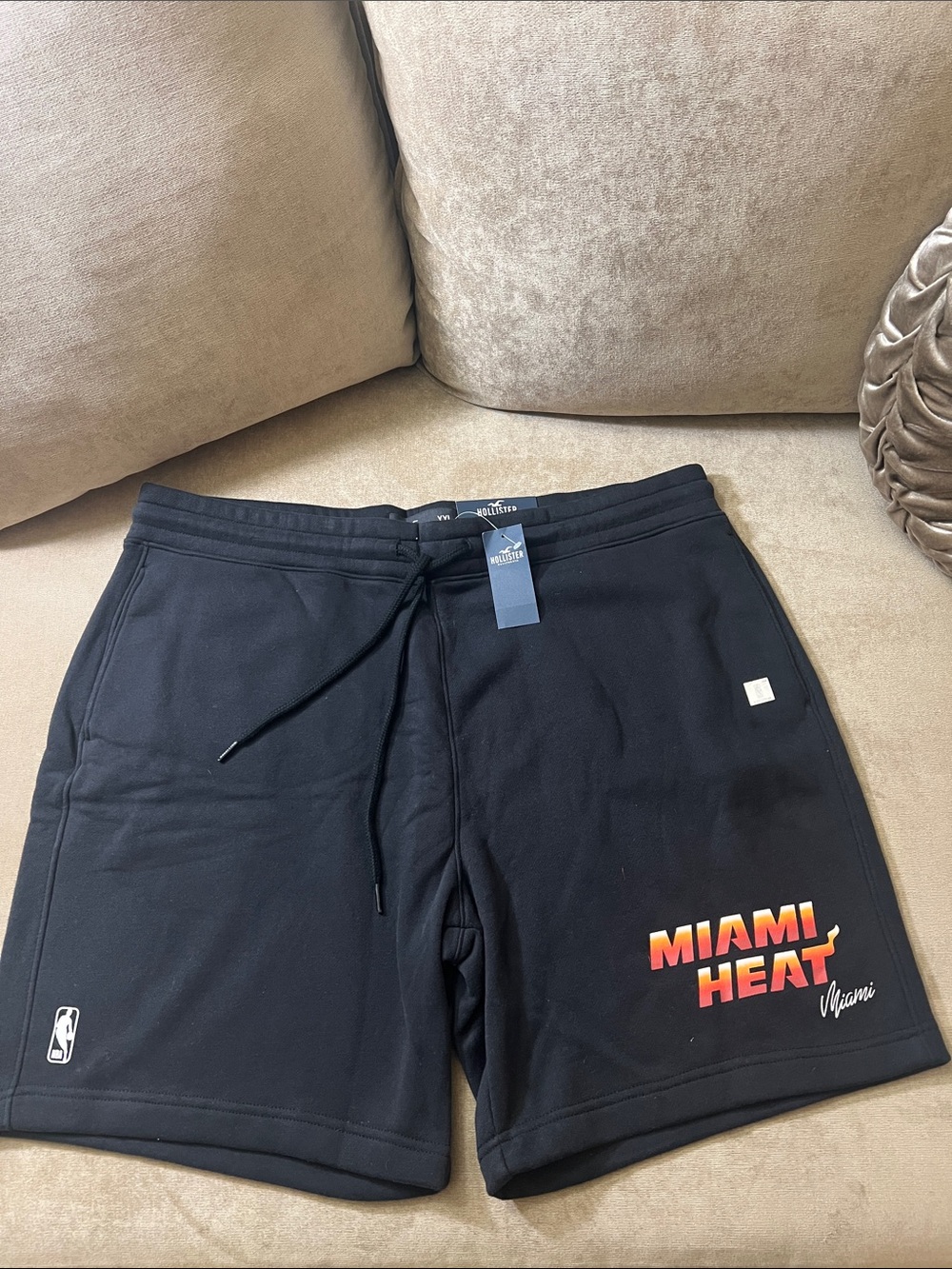 NWT Hollister Black Miami Heat Graphic Athletic Jogger Shorts XXL